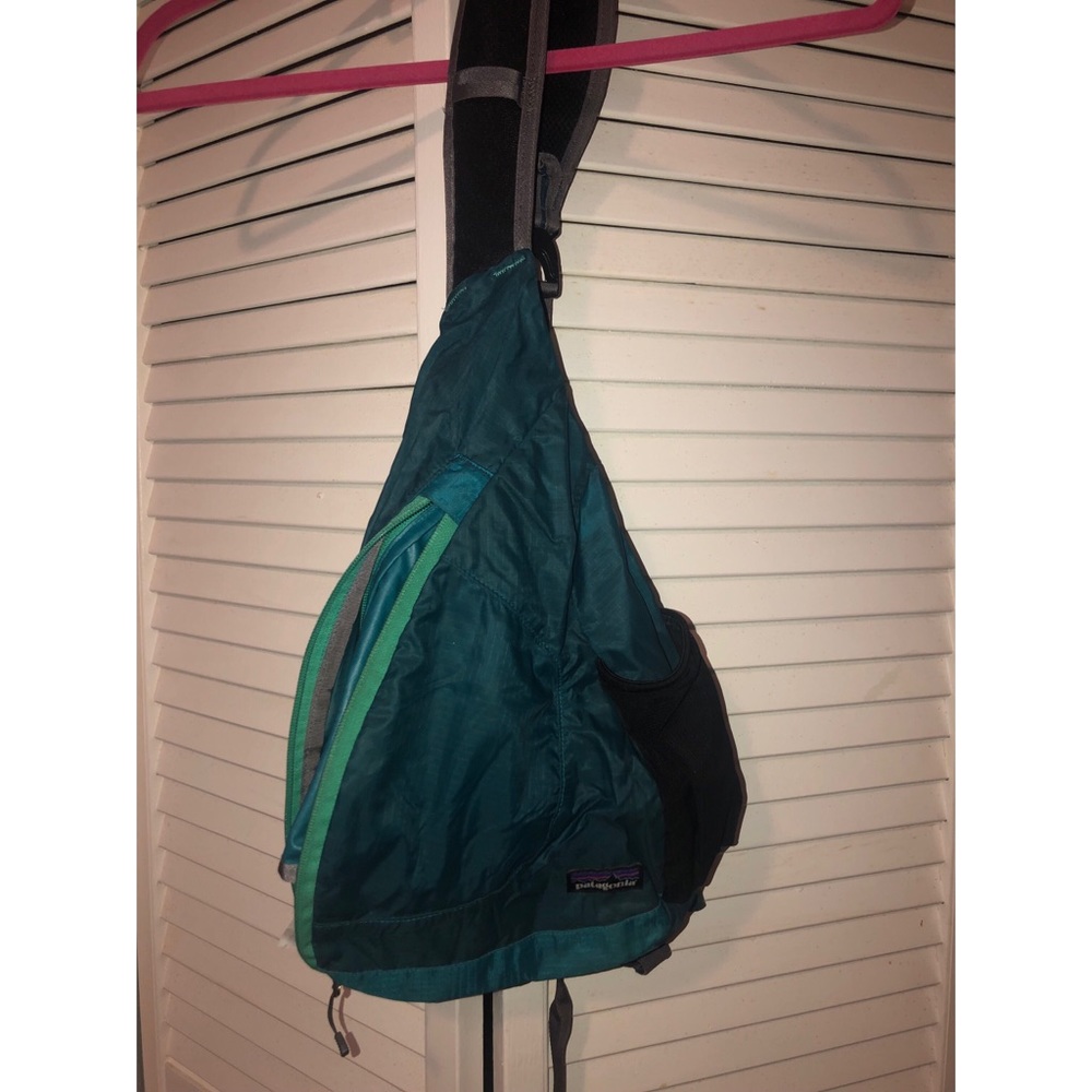 Patagonia crossbody bag EUC